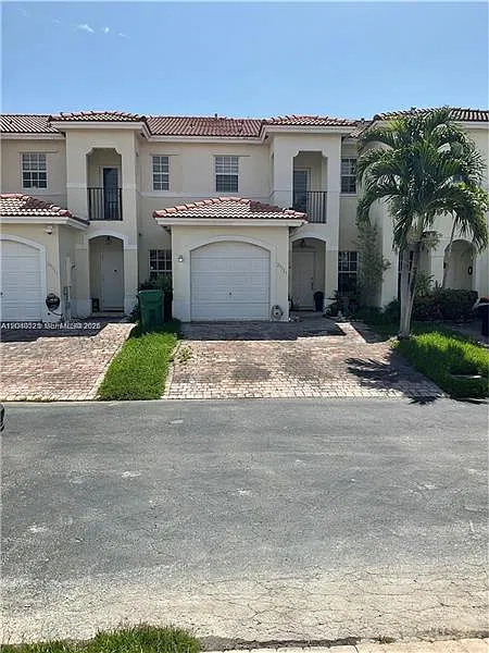 3 bed, 2.5 bath, 1510 sqft, $2,900 — Photo 1