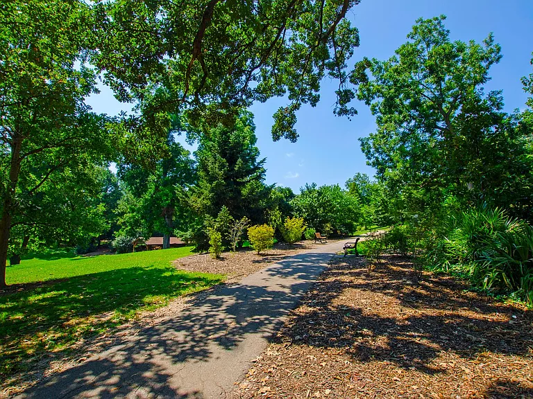 1010 Nicholwood Dr #103 — Photo 35