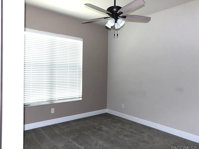 1597 W Caroline Path — Photo 2