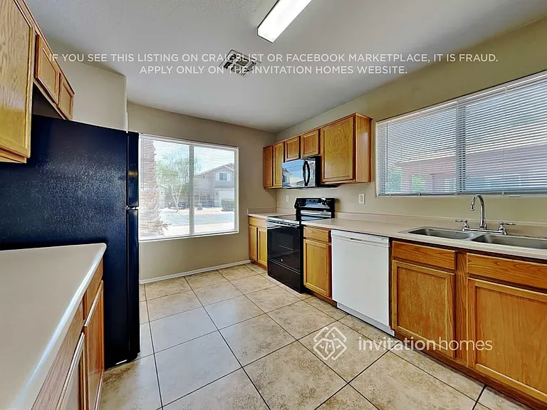 3812 S 74th Dr — Photo 6