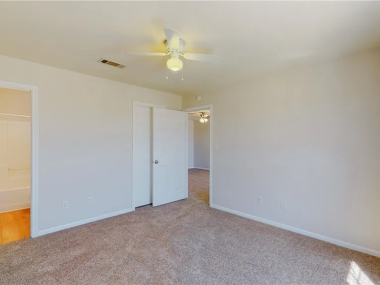 1511 Hollowhill Dr #C — Photo 27