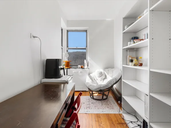 585 West 214th Street image 11 of 21