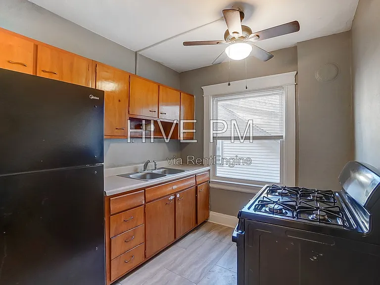 3636 Besuden Ct #2 — Photo 12