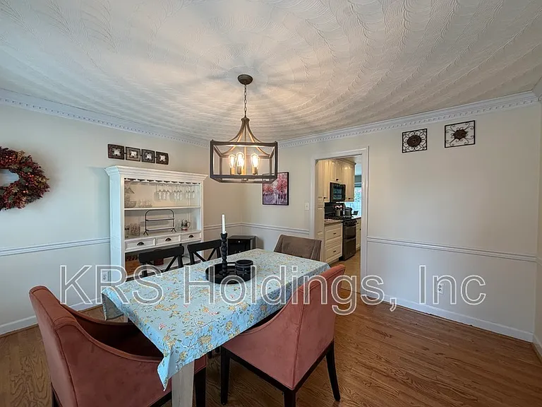 1520 Woodside Ct N — Photo 3