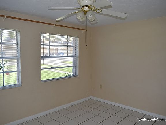 5th image of 48 Byron Ellinor Dr #B