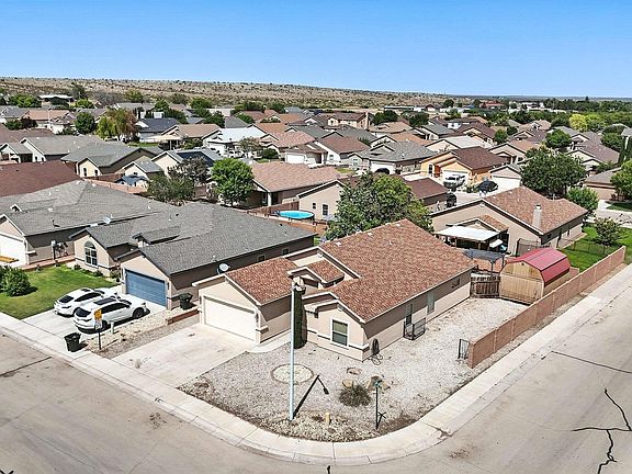 3rd image of 1808 Lanette Dr
