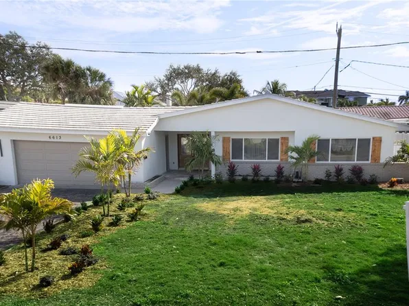 6613 Blue Heron Dr S, Saint Petersburg, FL 33707