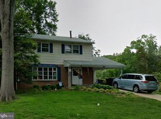 8606 Kentford Dr, Springfield, VA 22152