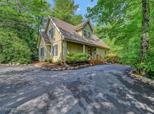 128 Halfmoon Rd, Pocono Pines, PA 18350