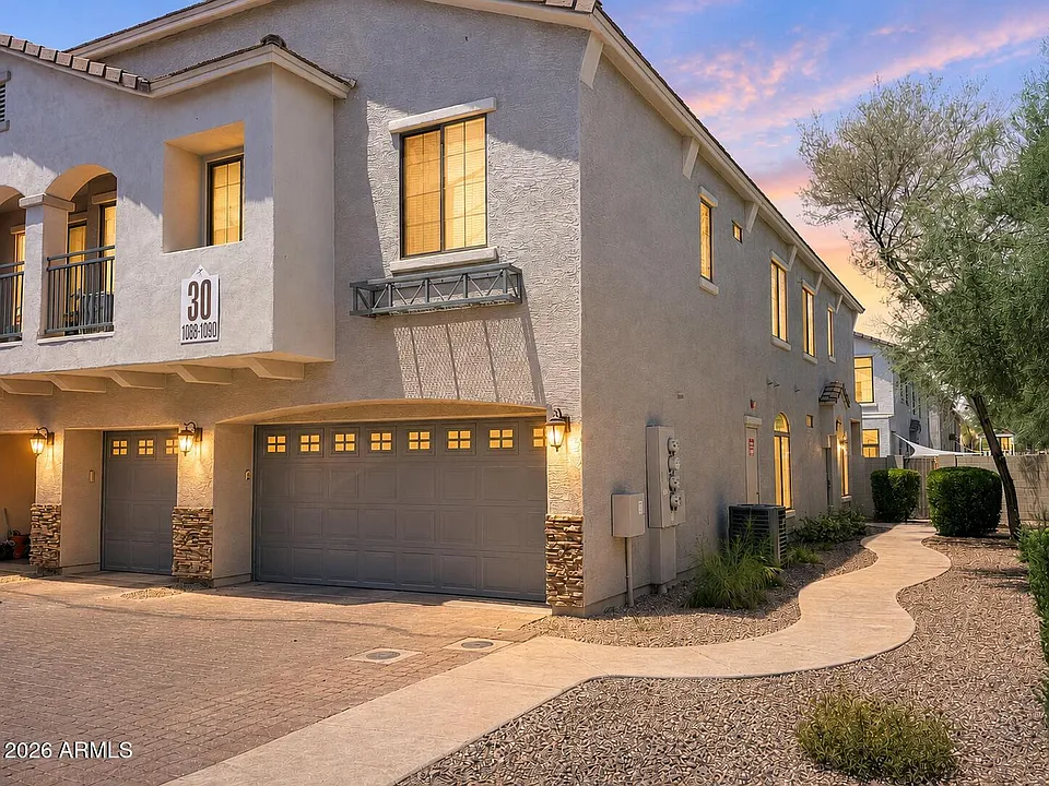 2150 E Bell Rd #1090