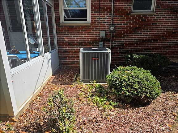 5th image of 9756 Memphis Villas Blvd