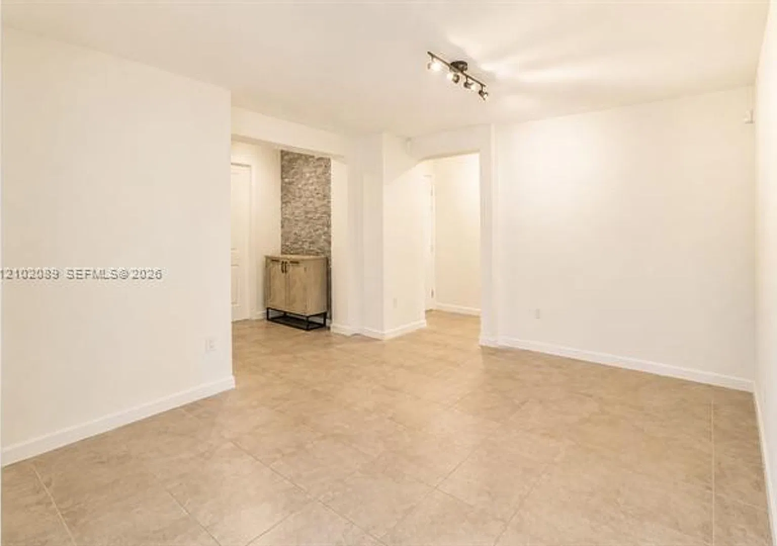 2450 SE 1st St # 2450, Homestead, FL 33033 — Photo 3