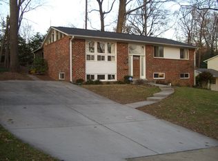 8702 Kenilworth Dr, Springfield, VA 22151