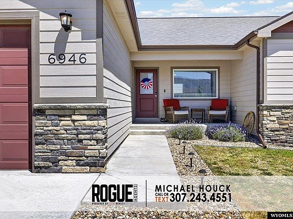 2nd image of 6946 Rogue River