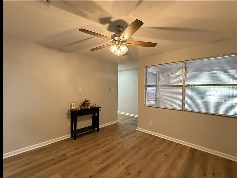 109 Redbud Cir — Photo 7