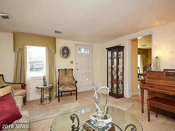 3rd image of 3605 Lacy Blvd