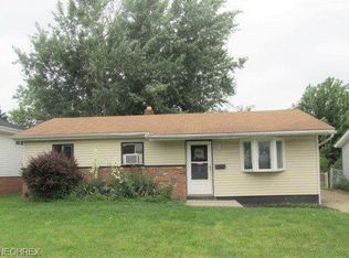 6518 Edgehurst Dr, Brookpark, OH