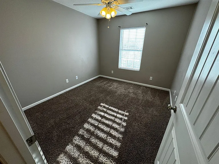 75 Walker Ct — Photo 18