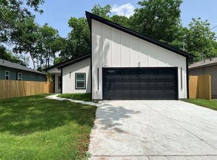 2811 Silkwood St, Dallas, TX 75215