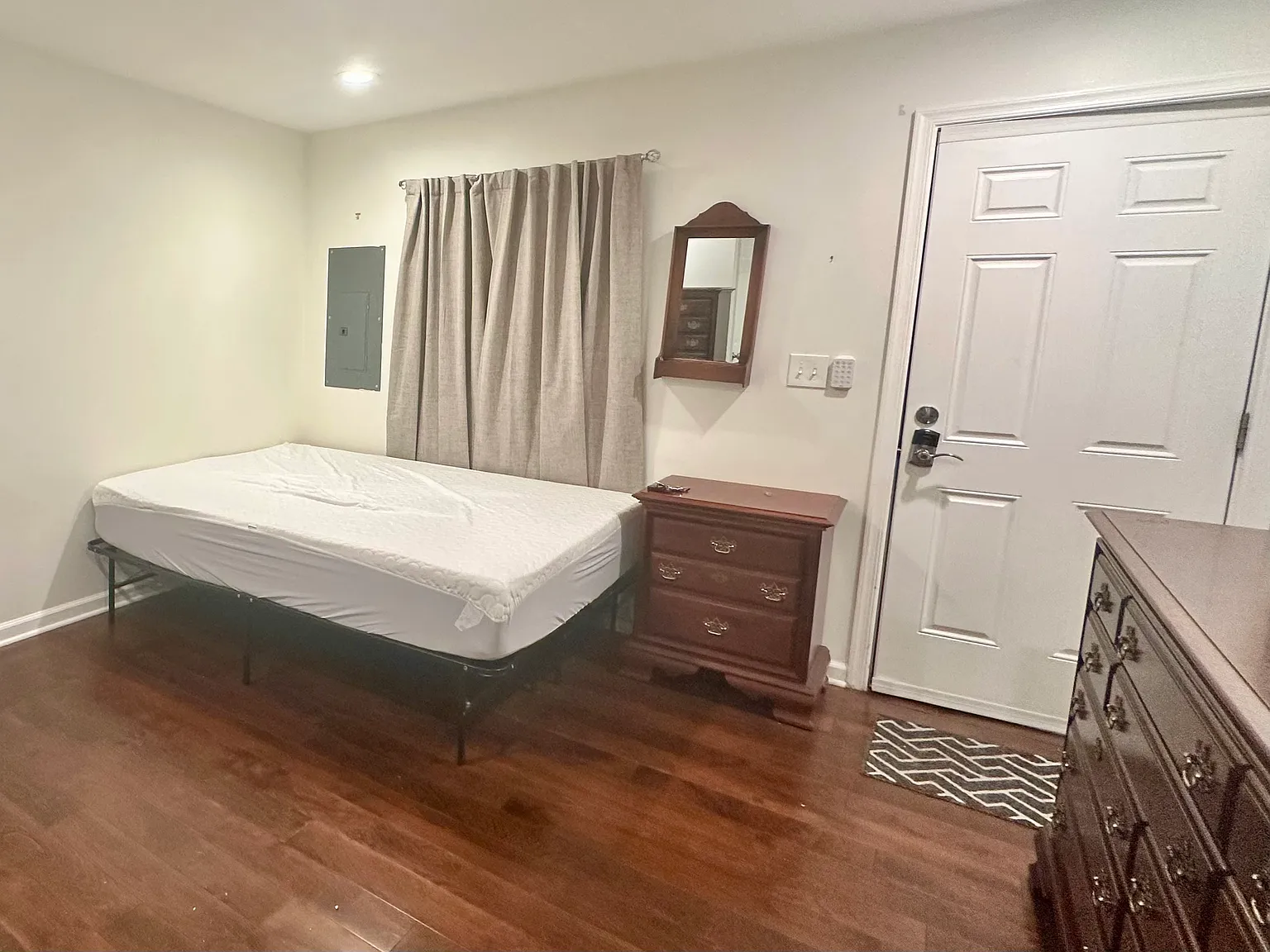 4 bed, 2041 sqft, $875 — Photo 3
