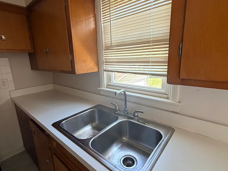 2307 Noble Rd #2 — Photo 20