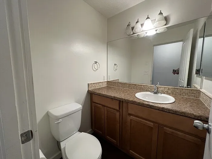 1425 S Puget Dr #I1 — Photo 8