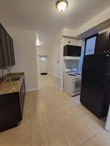 1827 S May St #2R Photo 1