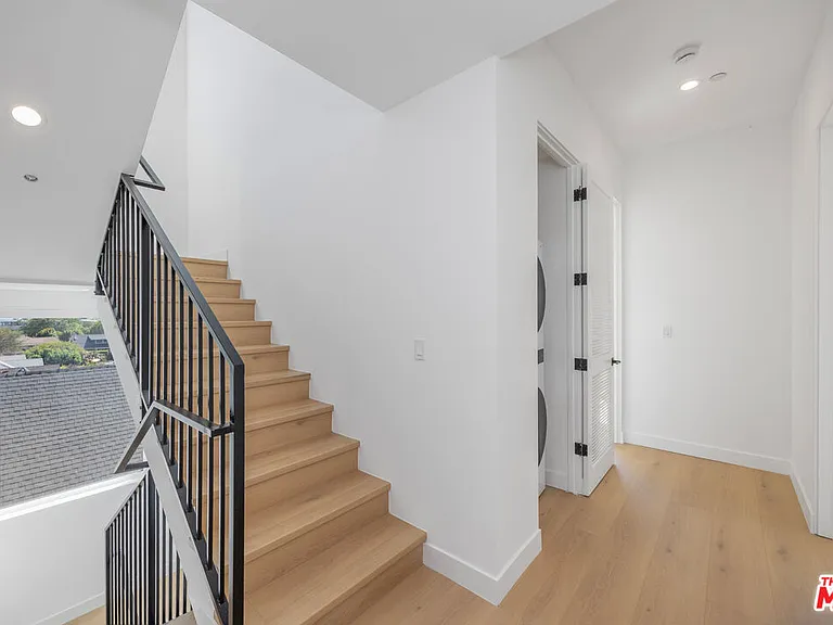 1334 Mohawk St — Photo 16