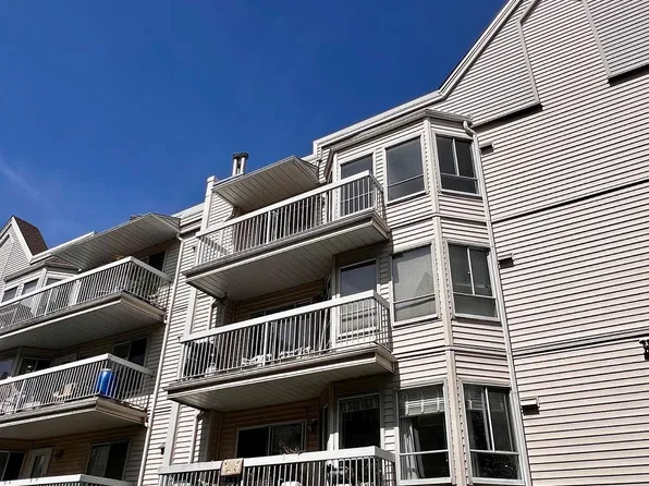 9299 121st St #313, Surrey, BC V3V 7X8