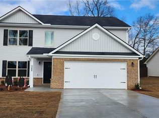 1389 River Mist Cir, Statham, GA 30666