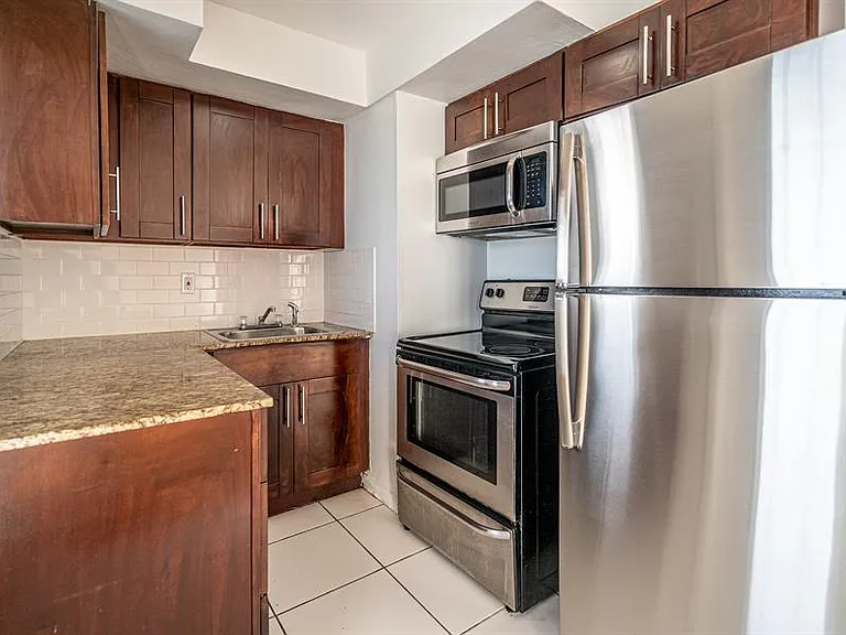 7931 East Dr #405 — Photo 14