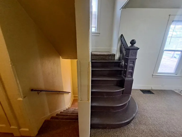 1112 Gaines St — Photo 6