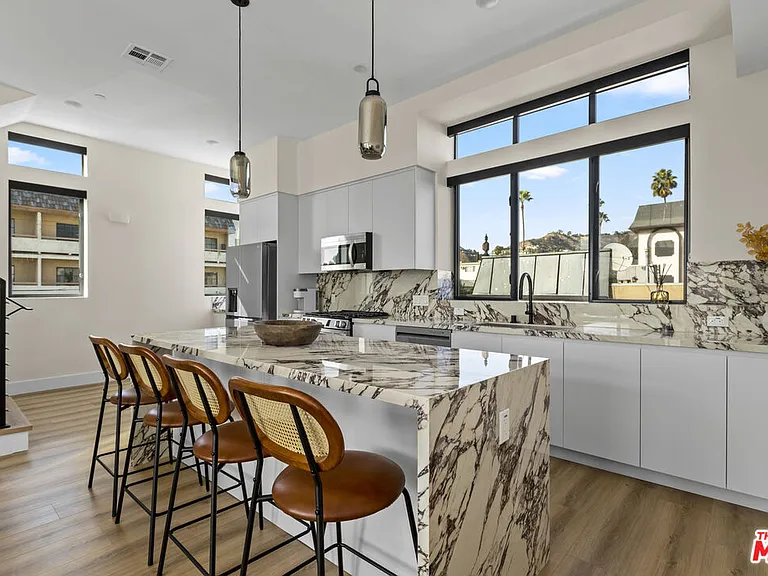 1318 N Vista St — Photo 10