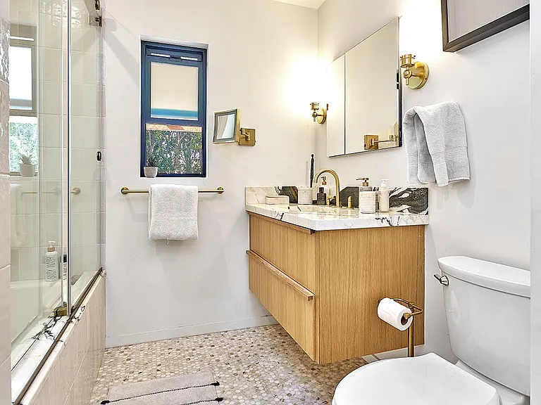 3435 S Bentley Ave — Photo 10