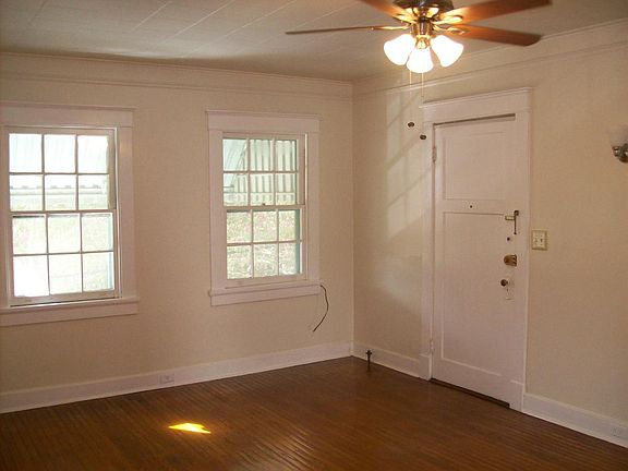 3rd image of 506 Fern St