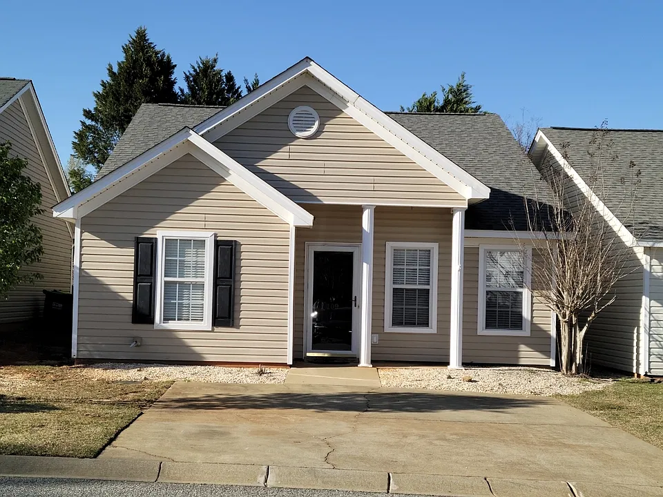 109 W Horn Ct