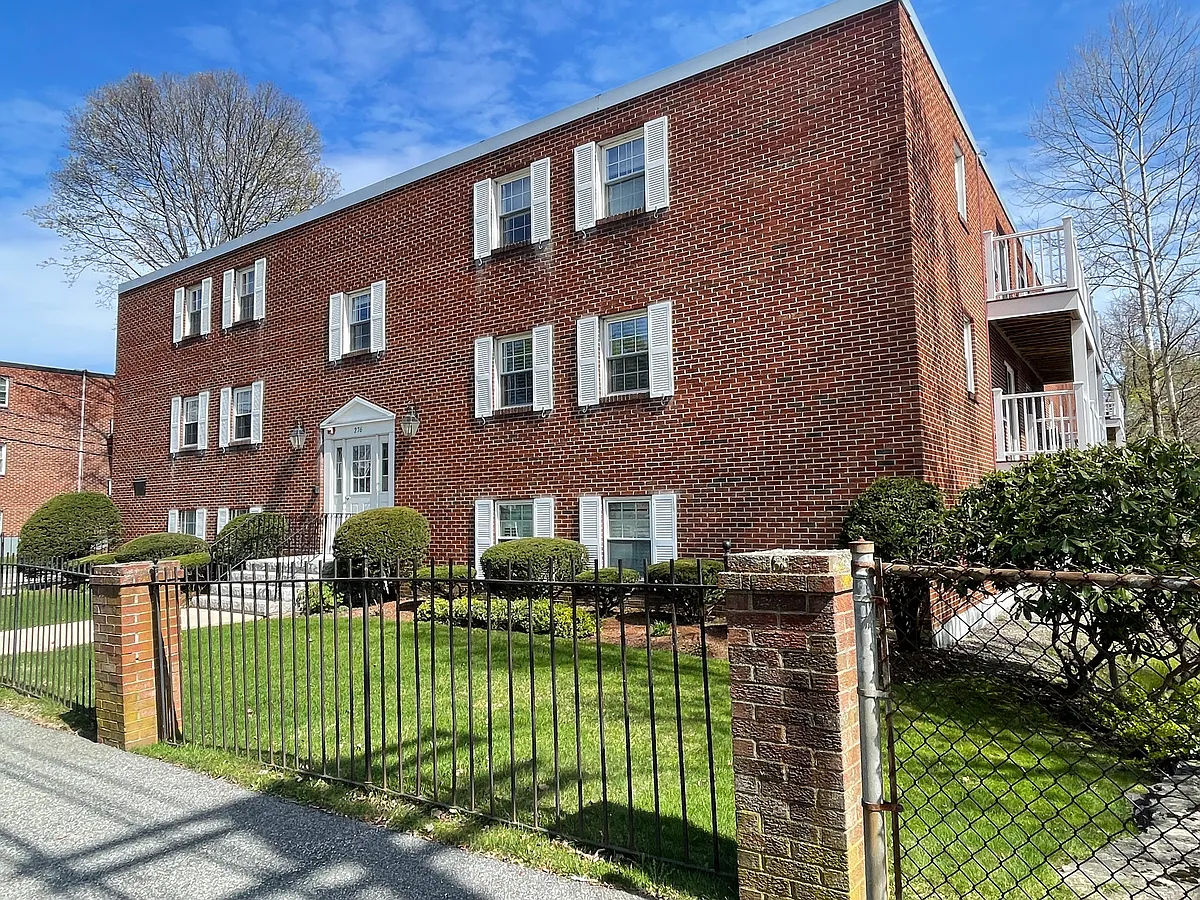 Building Photo - 276 Albion St #2