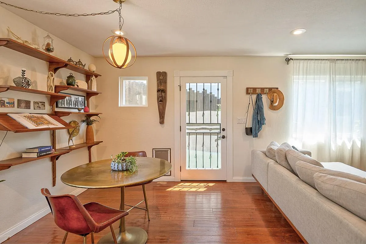 2 bed, 1000 sqft, $3,745 — Photo 4
