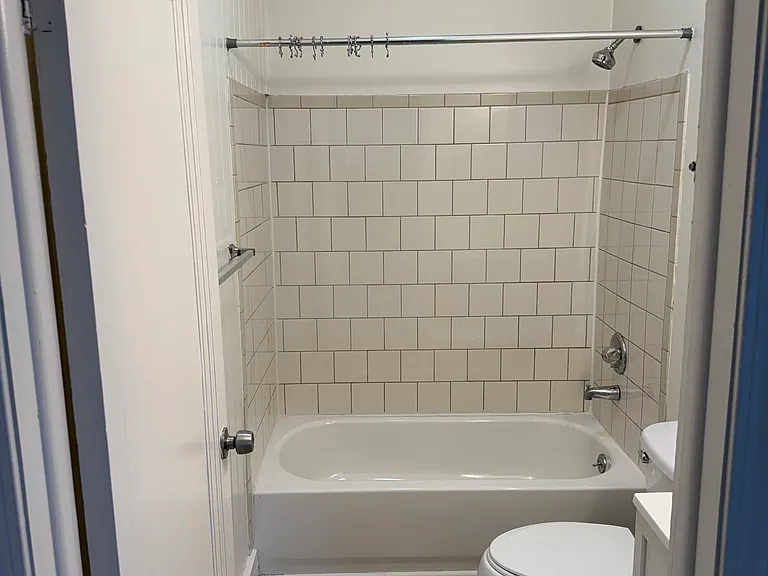 839 Perry St #3 — Photo 8