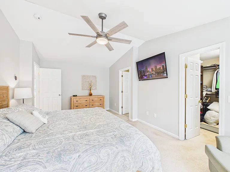 23 Beechwood Hollow St — Photo 39