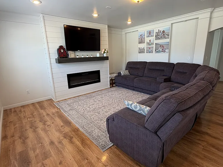1831 S 550th St W — Photo 11