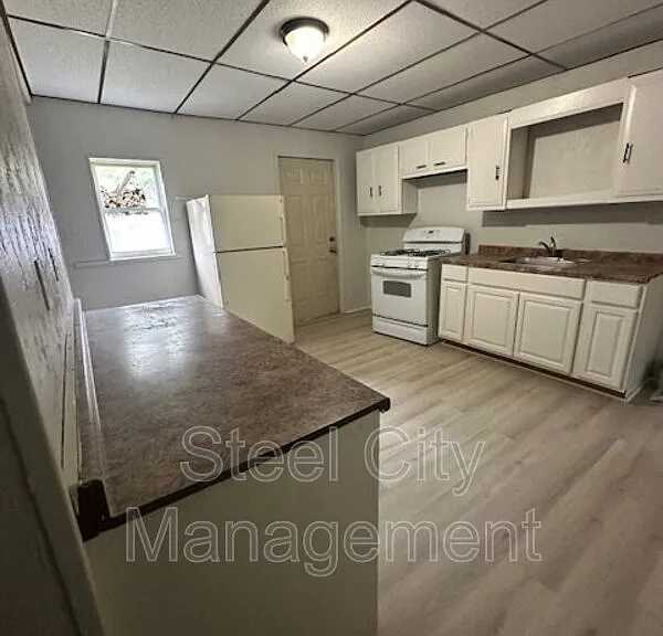 418 Pacific St — Photo 3