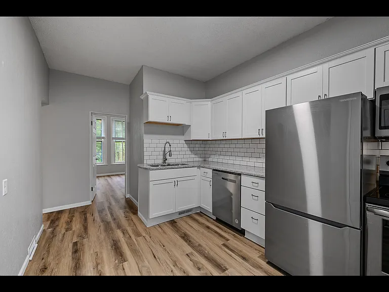 745 Margaret St #4 — Photo 9
