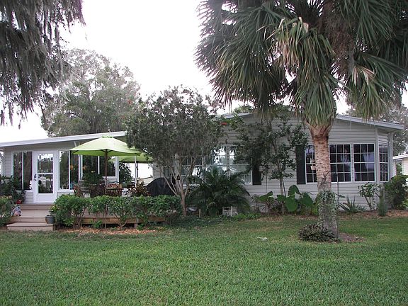 Private Backyard/Old Oaks