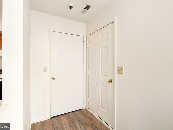 5th image of 411 Walden Cir