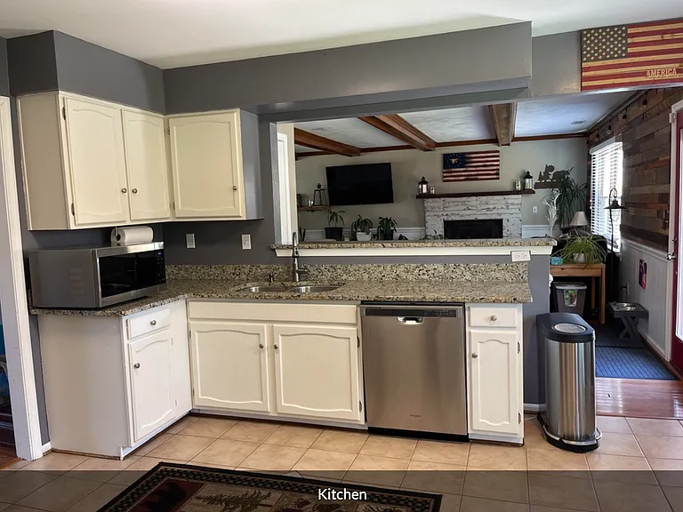 412 Carolanne Point Cir — Photo 2