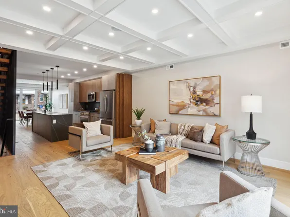 327 Fountain St, Philadelphia, PA 19128