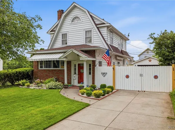 136 Mapleview Rd, Cheektowaga, NY 14225