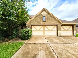 2410 Chase Harbor Ln, Pearland, TX 77584