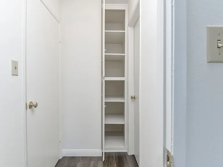 1799 N Hollywood Way — Photo 61